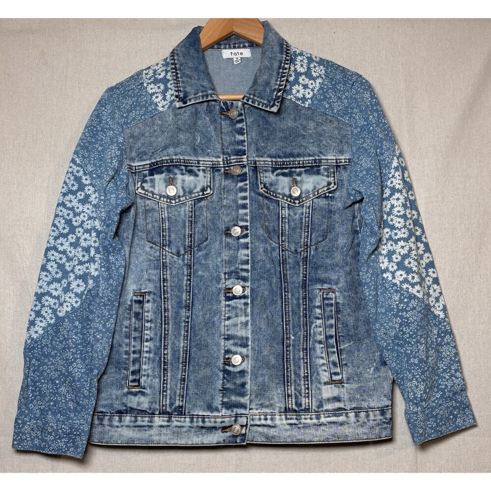 FATE Denim Jacket Women’s Flap Pockets Floral Patchwork Sleeves Sz S Light Wash